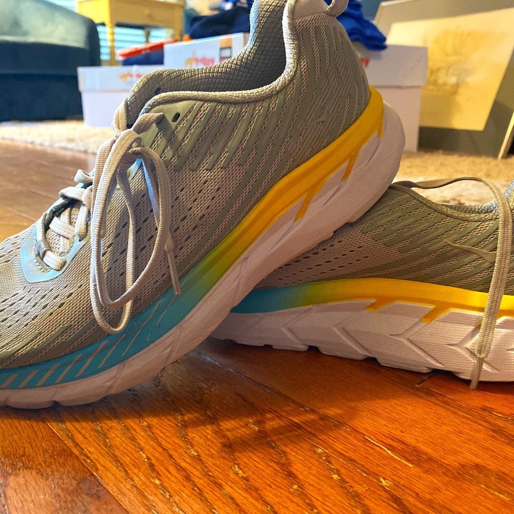 Hoka One One Clifton 5